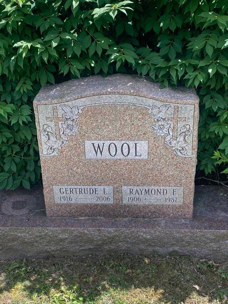 Raymond F. Wool's grave. Photo 3