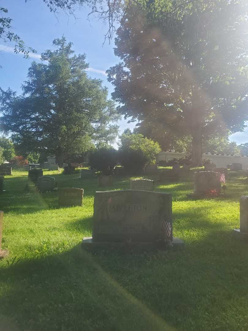 Frank T. Appleton's grave. Photo 1