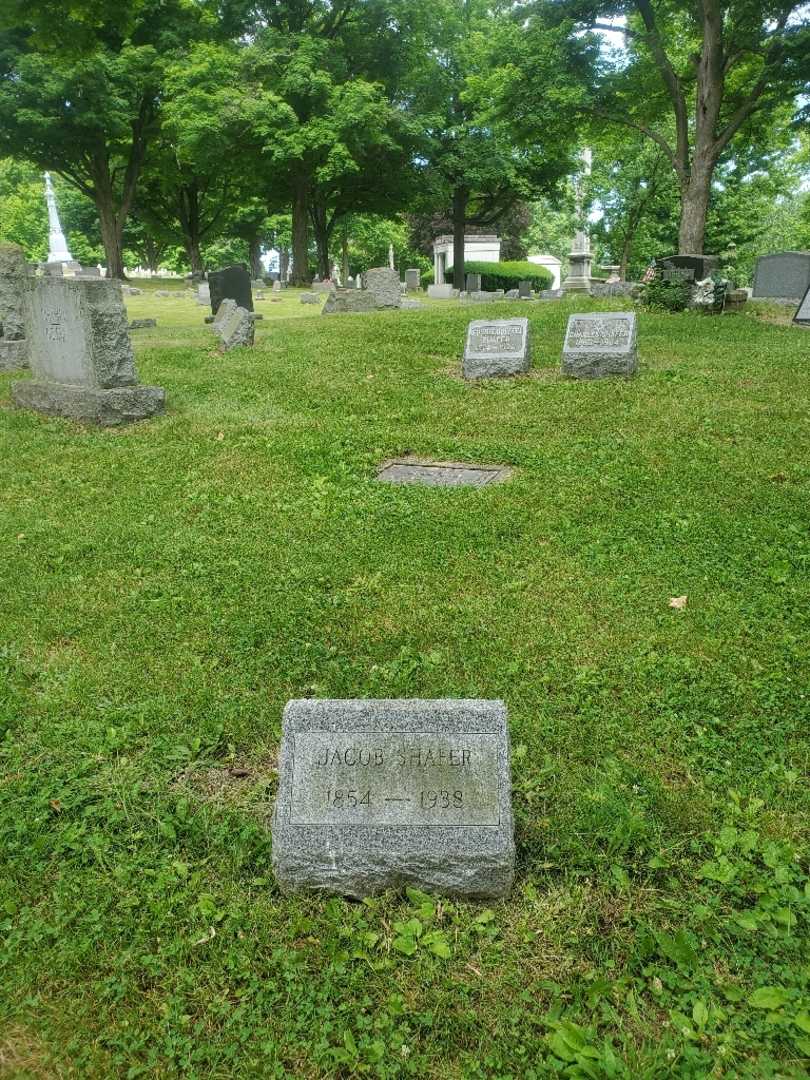 Jacob Shafer's grave. Photo 1