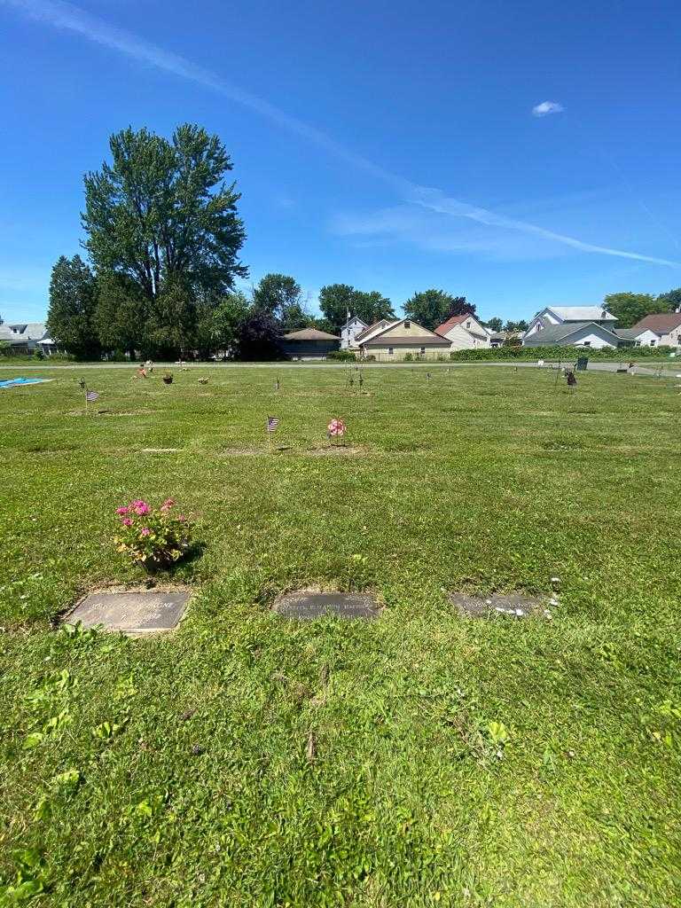 Betty Elizabeth Hatter's grave. Photo 1