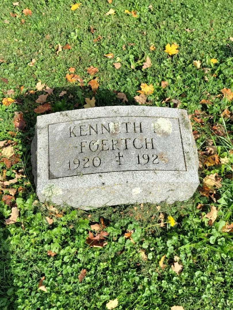 Kenneth R. Foertch's grave. Photo 2