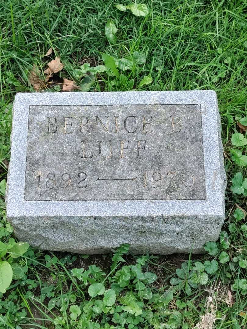 Bernice B. Luff's grave. Photo 3