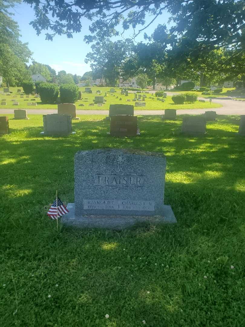 Charles F. Fraiser Junior's grave. Photo 2