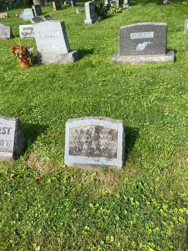 Evelyn M. Grant's grave. Photo 2