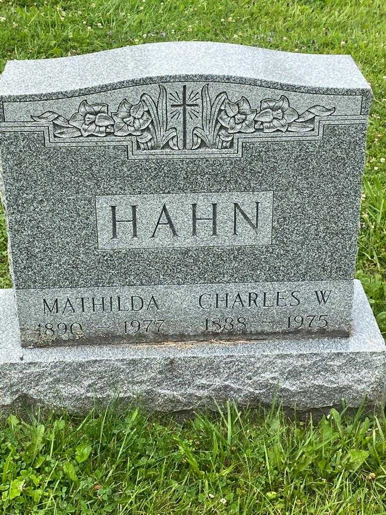 Mathilda Hahn's grave. Photo 3