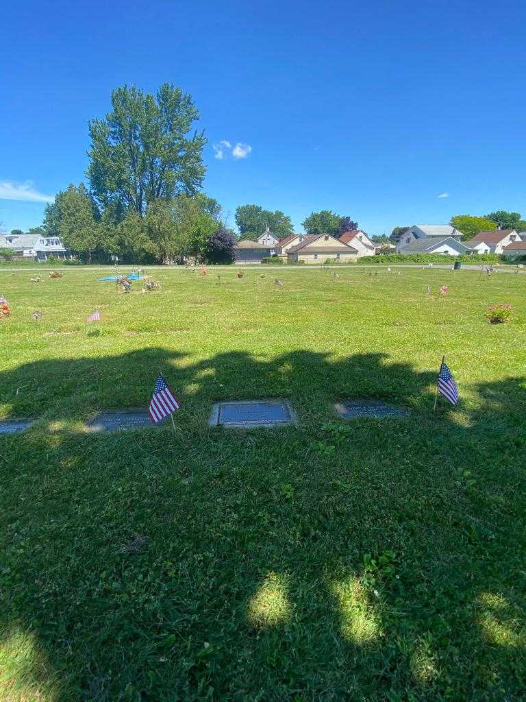 George L. Sedner's grave. Photo 1