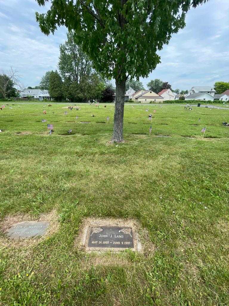 John J. Lamb's grave. Photo 1