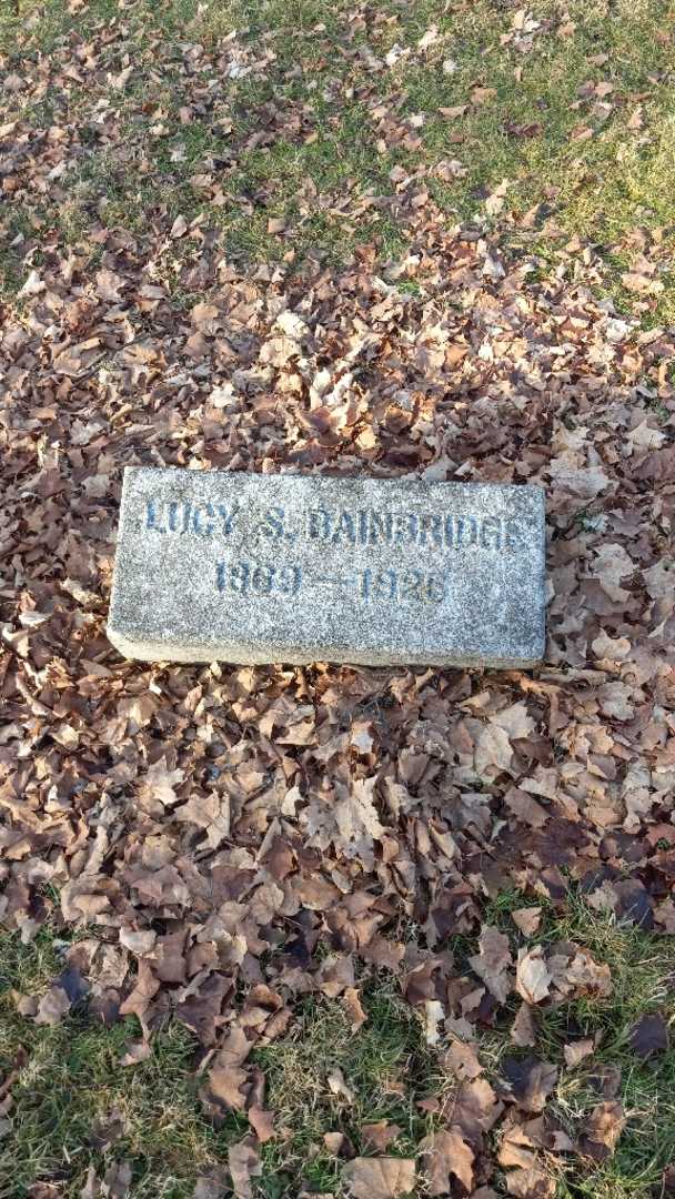 Lucy S. Bainbridge's grave. Photo 2