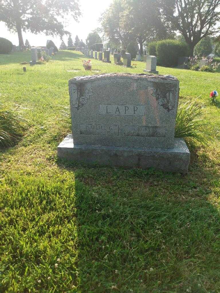 Emory E. Lapp's grave. Photo 1