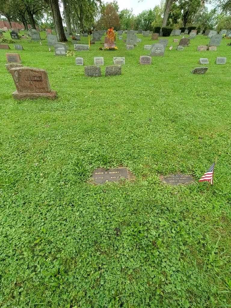 Marie H. Seibert's grave. Photo 1