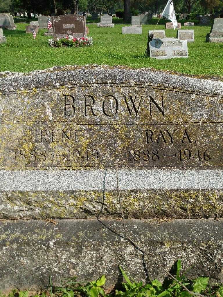 Irene Brown's grave. Photo 2