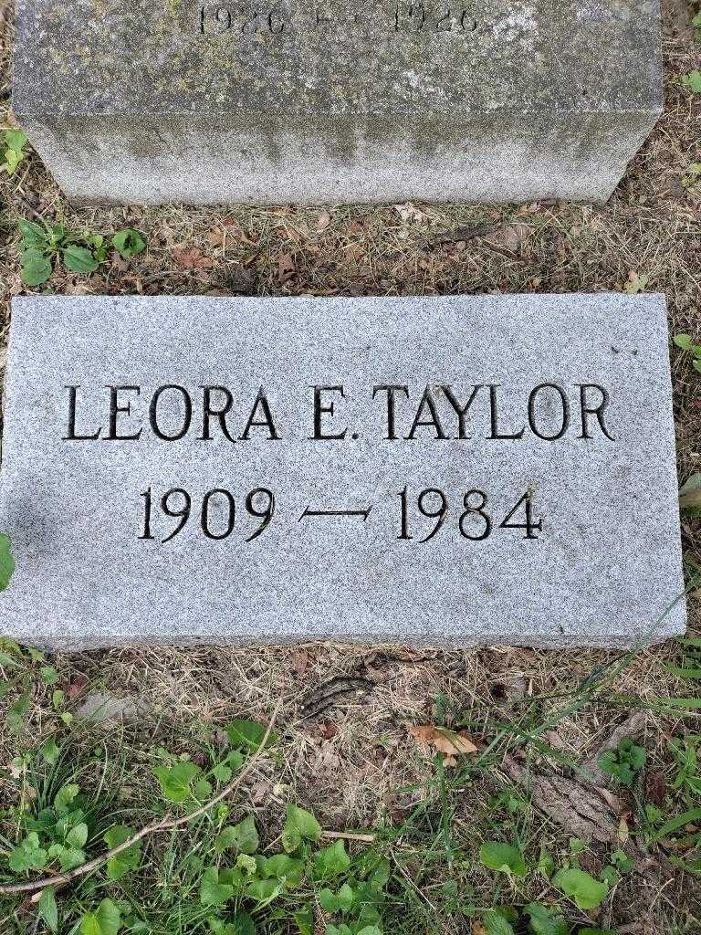 Leora E. Taylor's grave. Photo 3