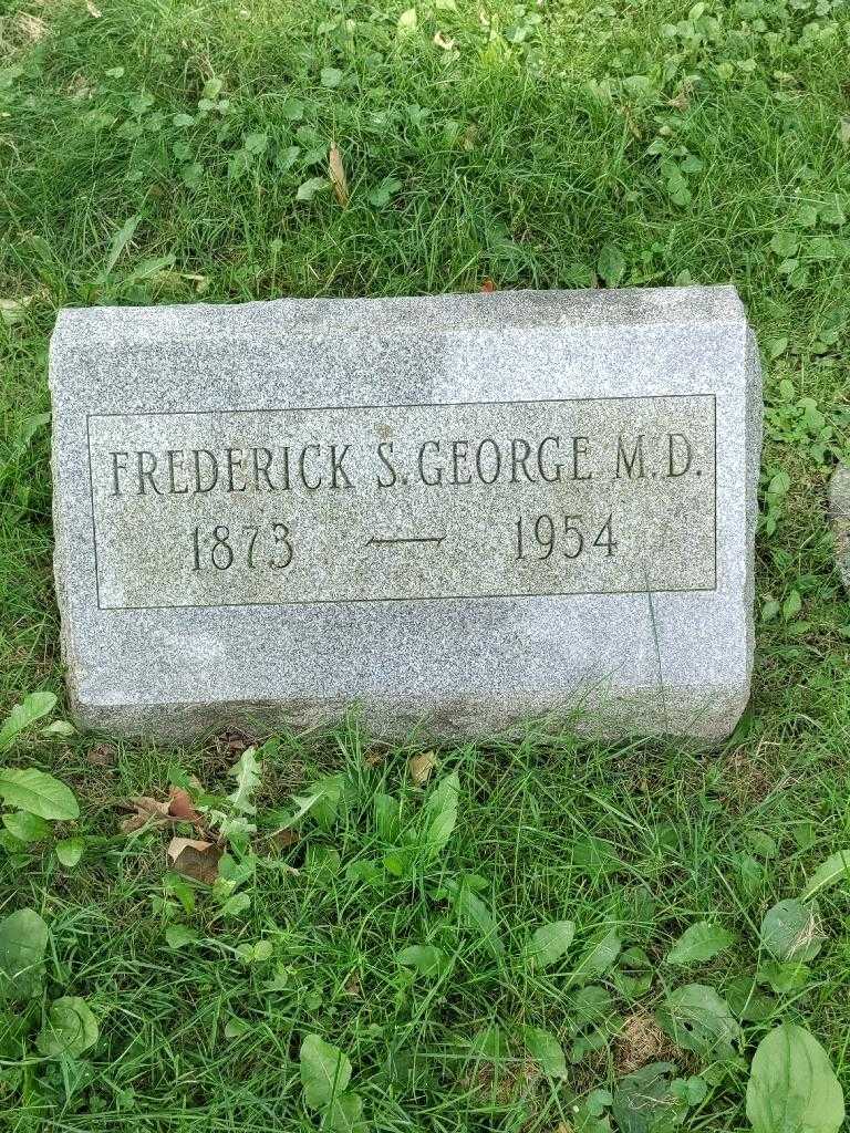 Doctor Frederick S. George's grave. Photo 3