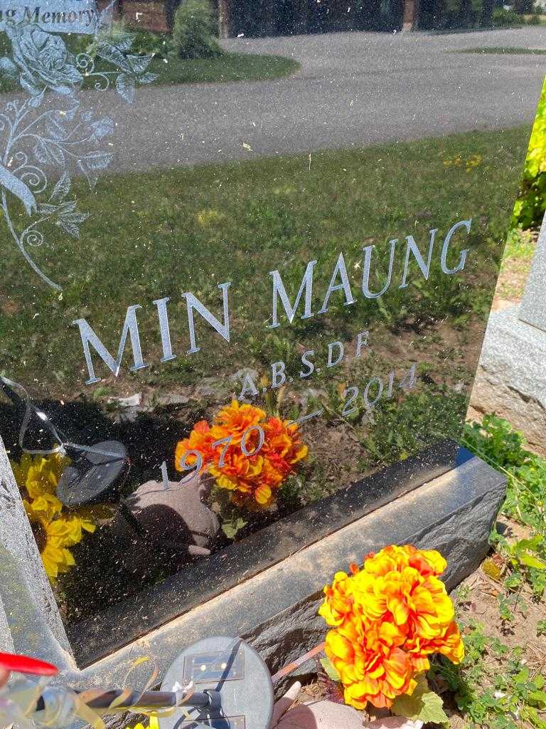 Min Maung's grave. Photo 3