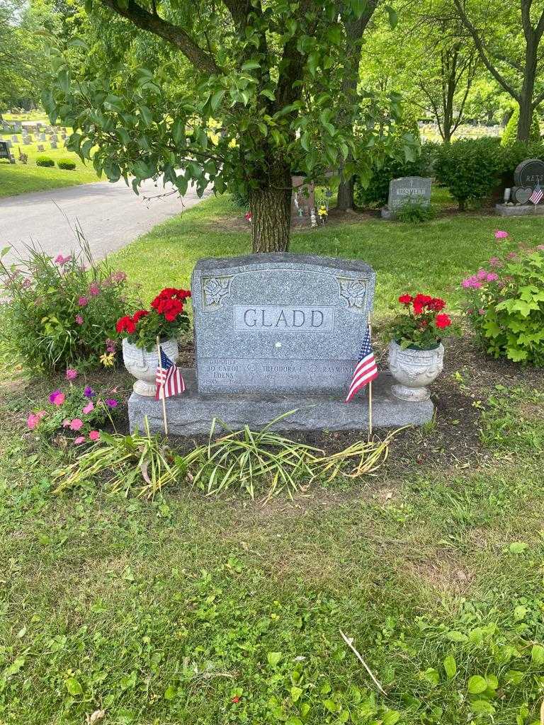 Carol Edens Jo Gladd's grave. Photo 2