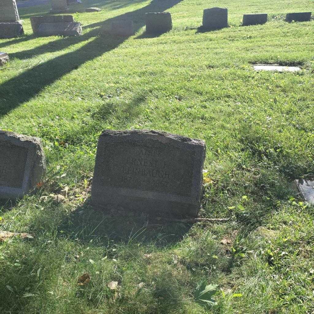 Ernest I. Leinbaugh's grave. Photo 2