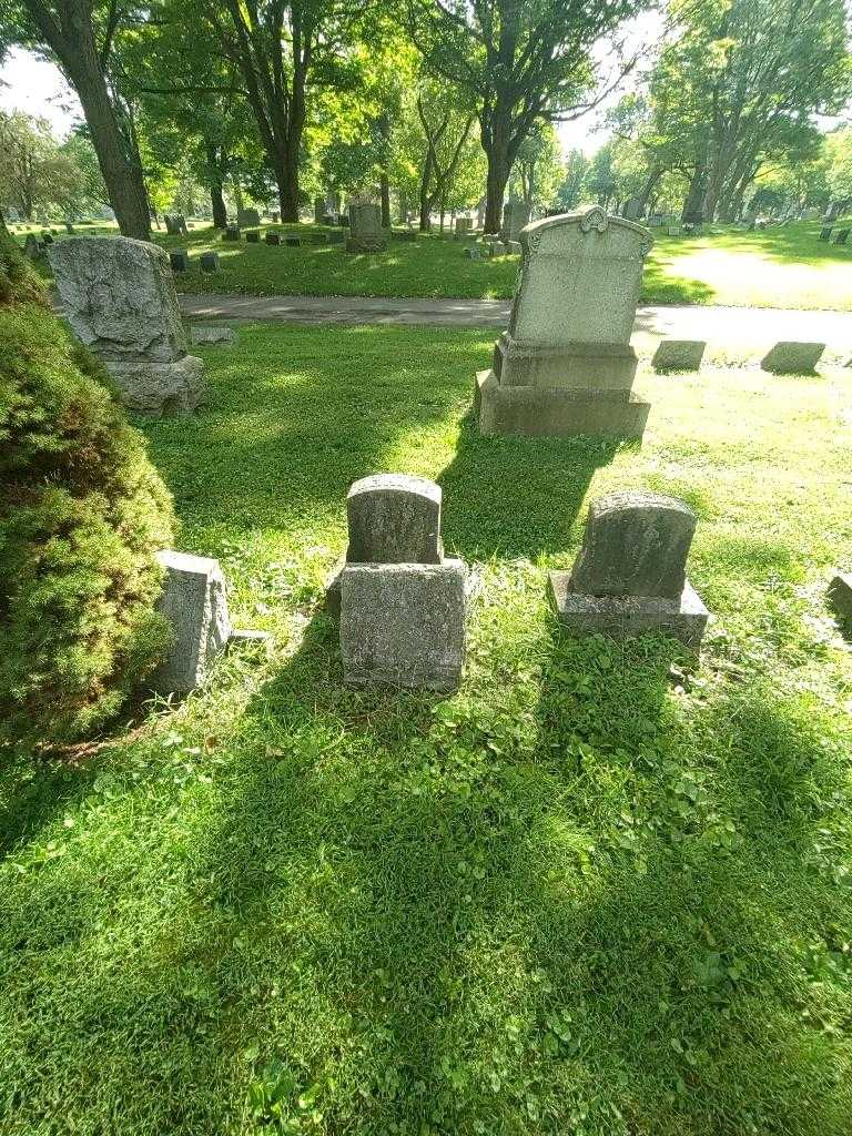 Louisa Kuhn's grave. Photo 1