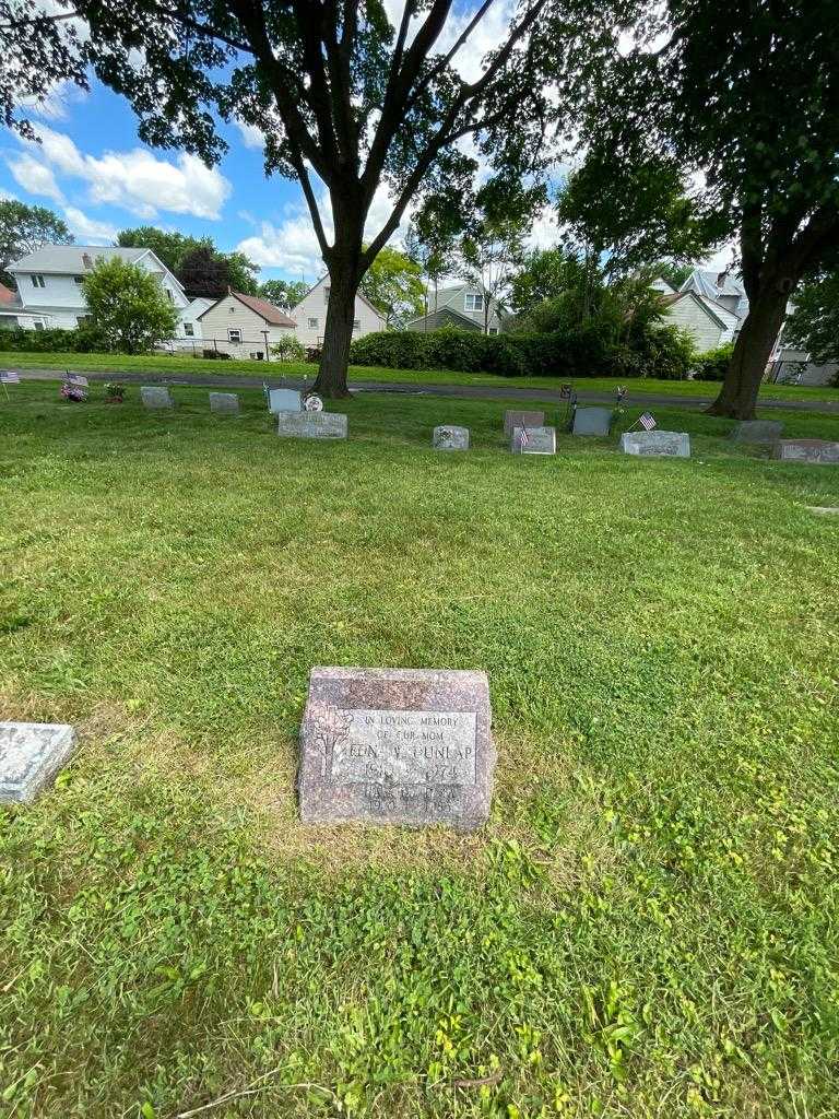 Harold D. Dunlap's grave. Photo 1