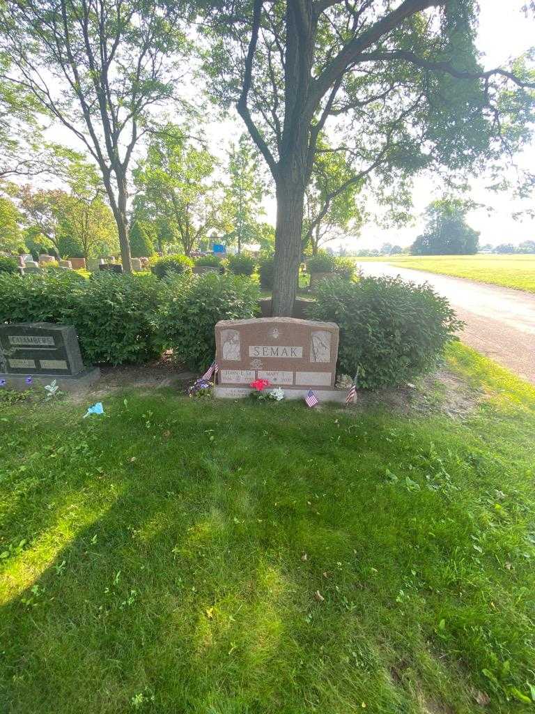 John E. Semak Senior's grave. Photo 3