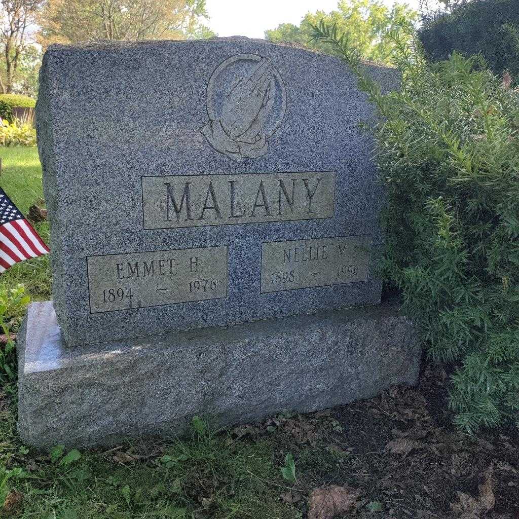 Nellie M Hudson Malany's grave. Photo 3