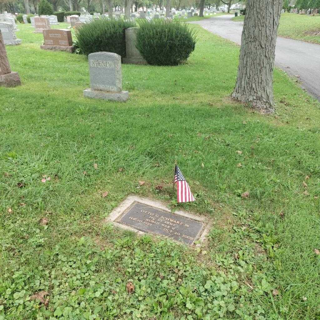 Otto G. Schwarz Senior's grave. Photo 3