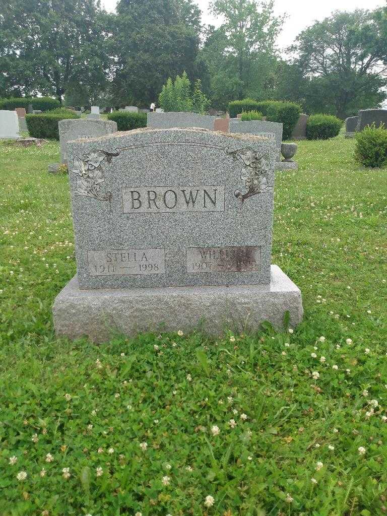 Stella Brown's grave. Photo 1