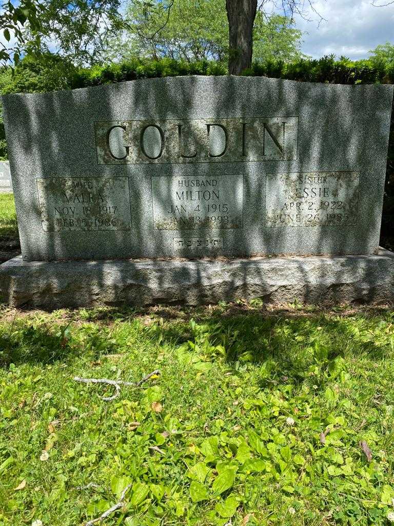 Essie Goldin's grave. Photo 2