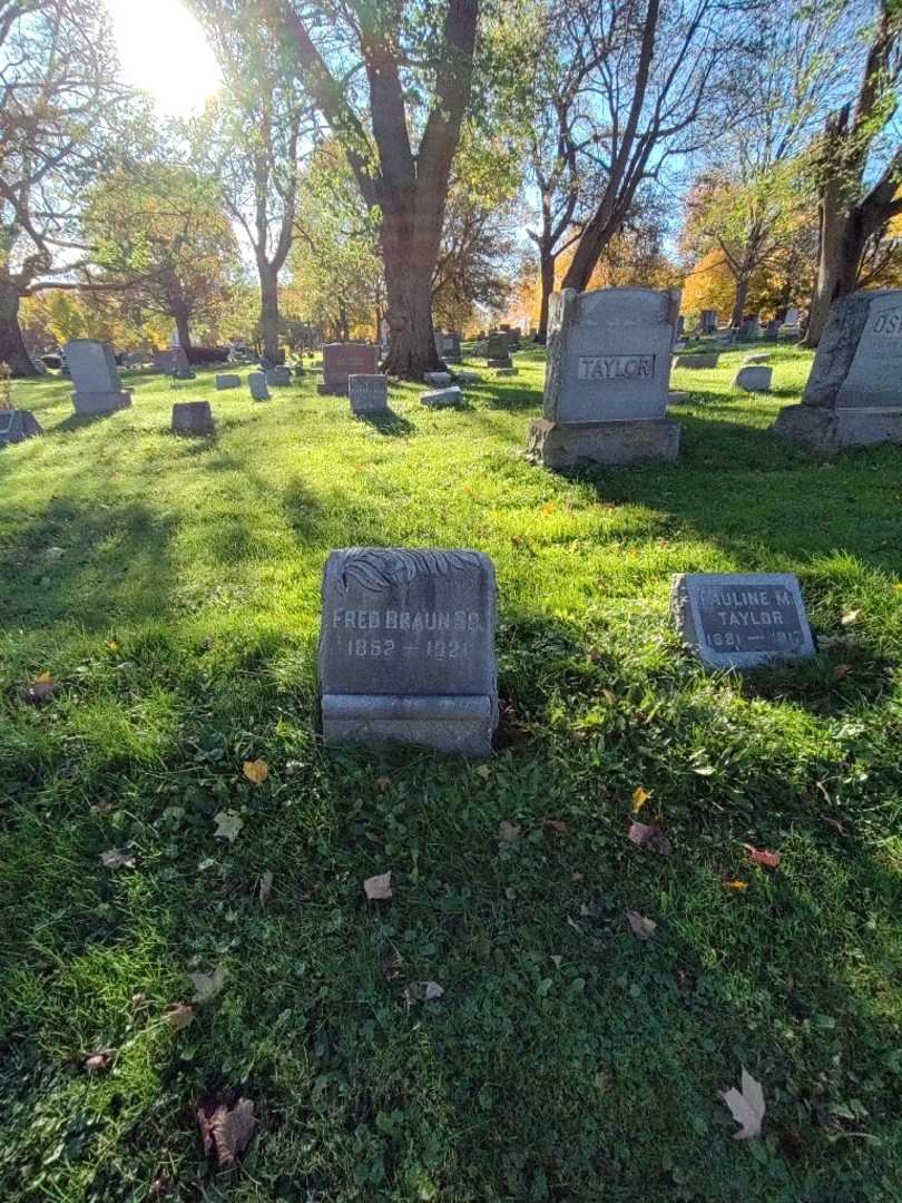 Fred Braun Senior's grave. Photo 1