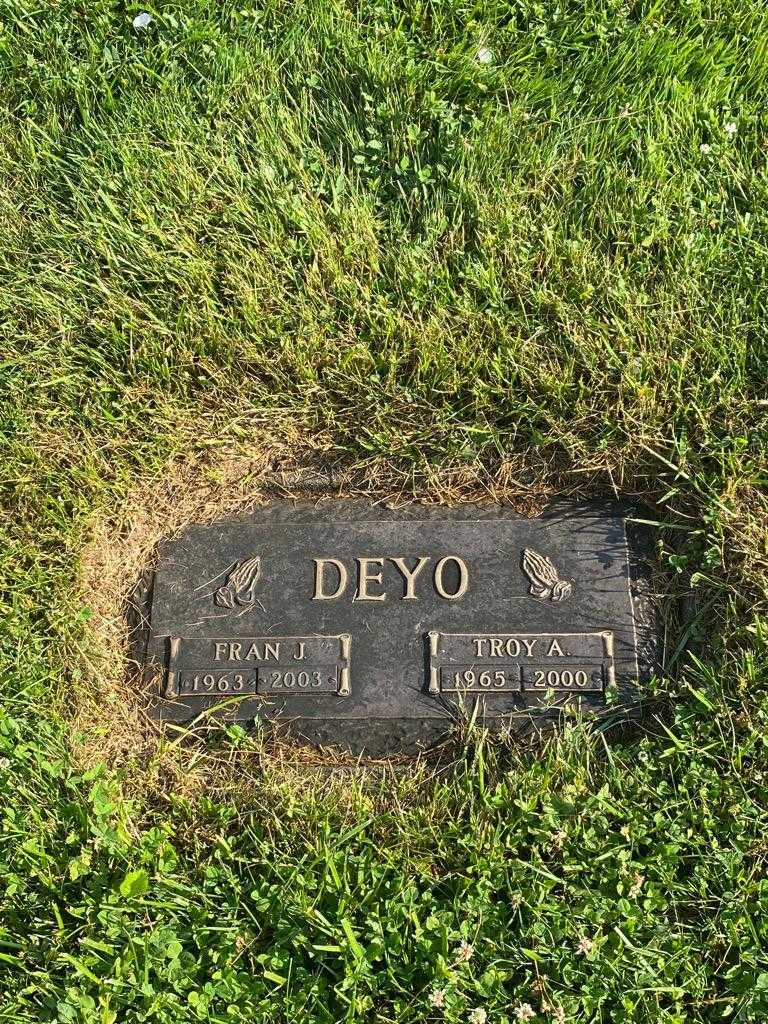 Fran J. Deyo's grave. Photo 3