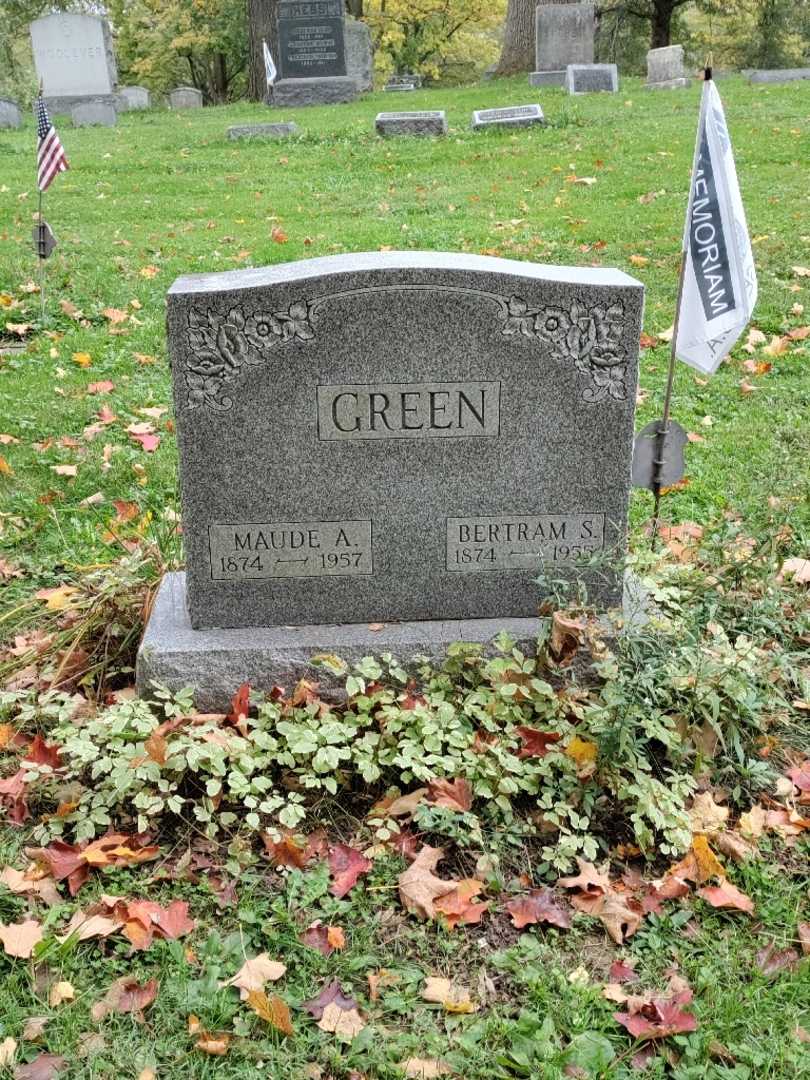 Maude A. Green's grave. Photo 2