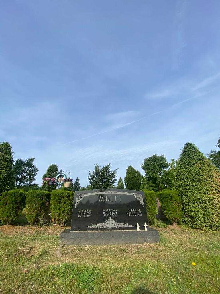 Henrietta A. Melfi's grave. Photo 1