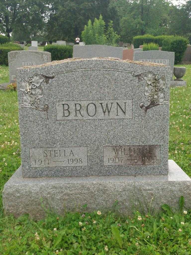 Willis L. Brown's grave. Photo 2