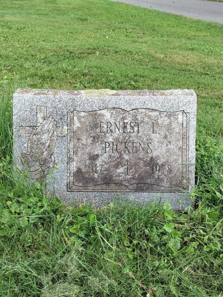 Ernest L. Pickens's grave. Photo 3