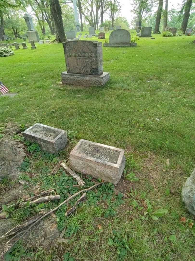 Grace Cauchey Scheninger's grave. Photo 4