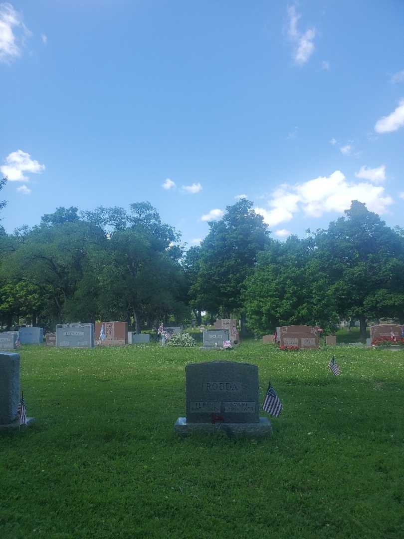 Ethel V. Rodda's grave. Photo 1