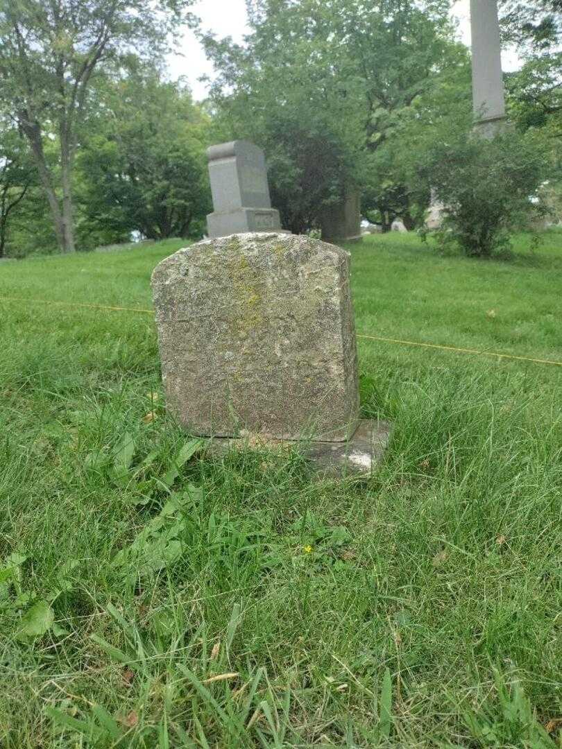 Emma Padbury's grave. Photo 1