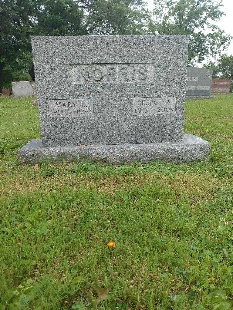 George W. Norris's grave. Photo 1