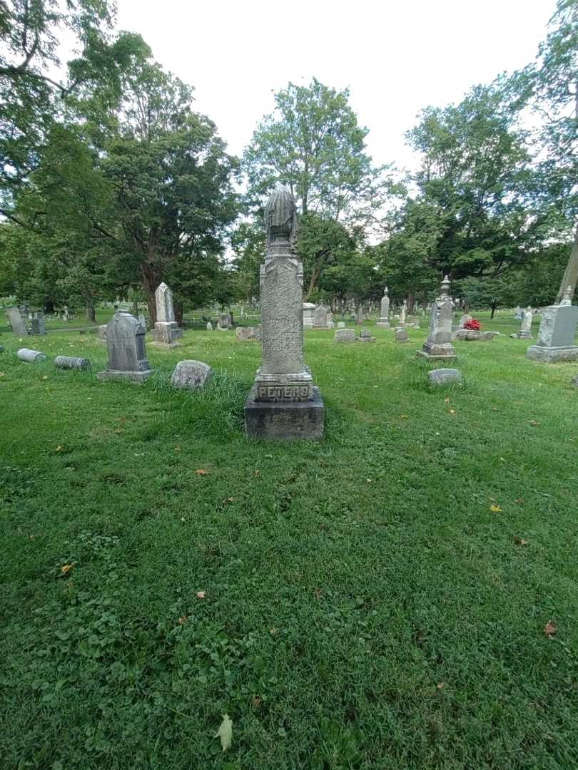 Freiderica Peters's grave. Photo 1