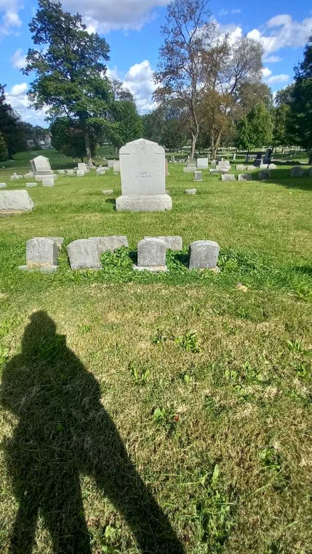 Arthur Bierre's grave. Photo 1