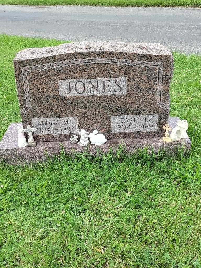 Earle L. Jones's grave. Photo 2