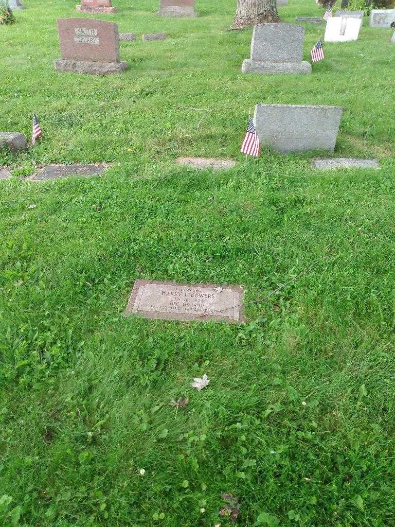 Harry F. Bowers's grave. Photo 1