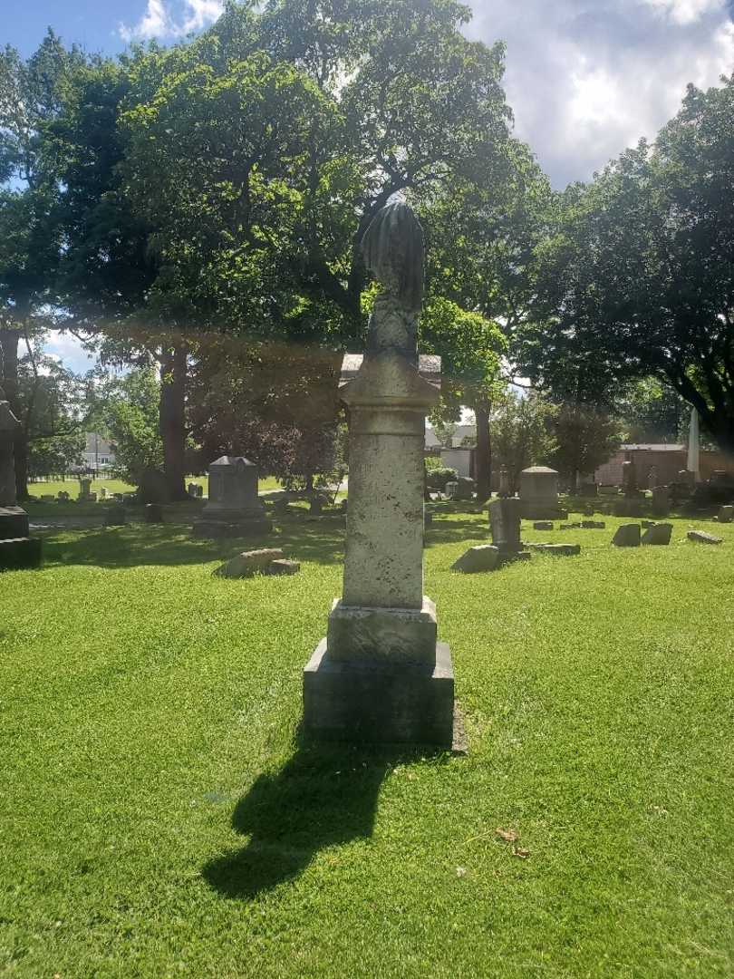 Alfred Rainbow's grave. Photo 2