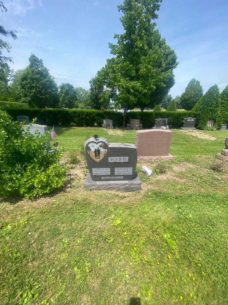 Linda L. Dolphin's grave. Photo 1