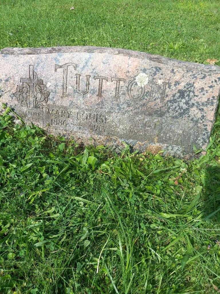 Scott Irving Tutton's grave. Photo 3