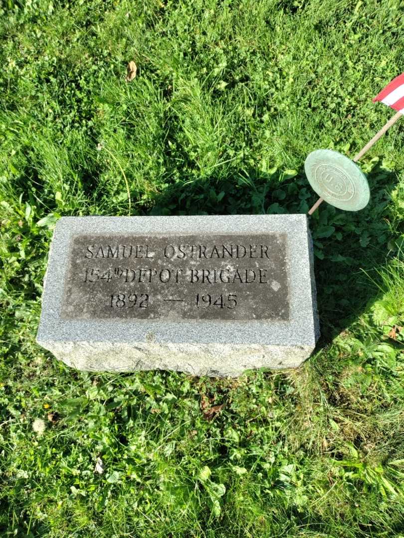 Samuel Ostrander's grave. Photo 3