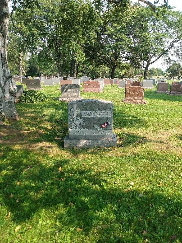 Edward E. Van Cott's grave. Photo 1