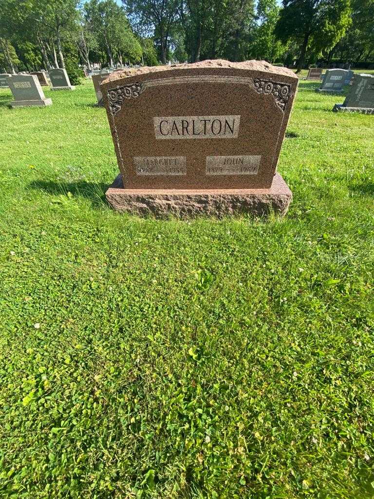 Margret Carlton's grave. Photo 1