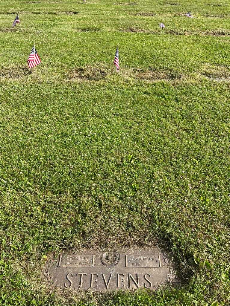 Kenneth Stevens's grave. Photo 2