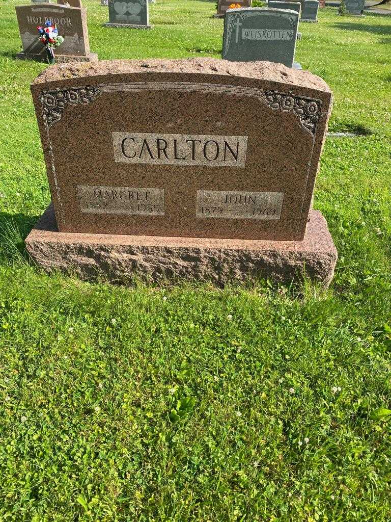 Margret Carlton's grave. Photo 2