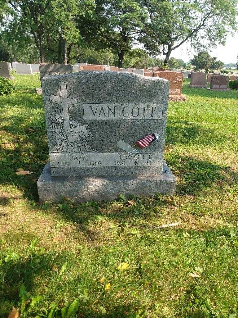 Edward E. Van Cott's grave. Photo 2